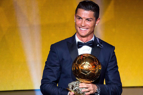 Năm 2014 là một năm đại thành công cho Cristiano Ronaldo và đội tuyển Bồ Đào Nha tại World Cup. Hãy xem những khoảnh khắc tuyệt vời của anh này tại giải đấu này và cách anh đã giúp đội tuyển của mình giành được thành công.