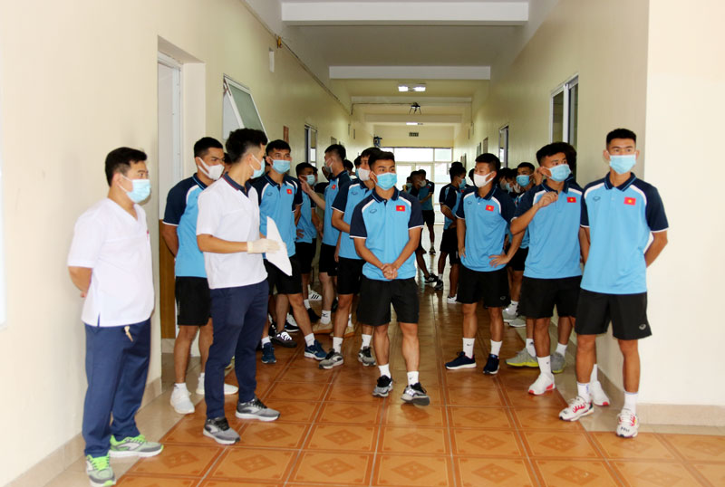 ĐT U22 Việt Nam nghiêm túc thực hiện kiểm tra y tế trong ngày hội quân - Ảnh 22.