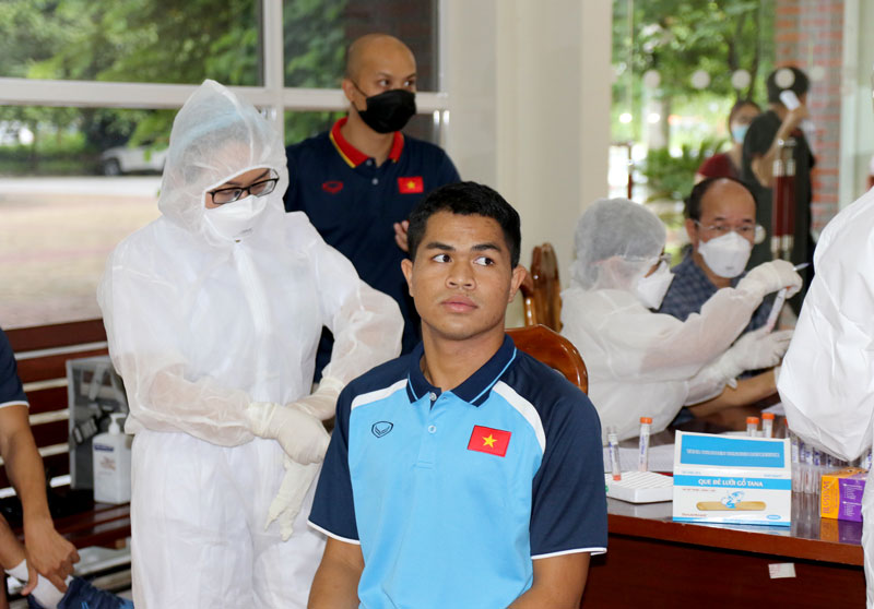 ĐT U22 Việt Nam nghiêm túc thực hiện kiểm tra y tế trong ngày hội quân - Ảnh 28.