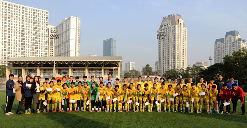 Lãnh đạo VFF ghé thăm thăm đội tuyển U13 và U15 bóng đá nữ Quốc Gia