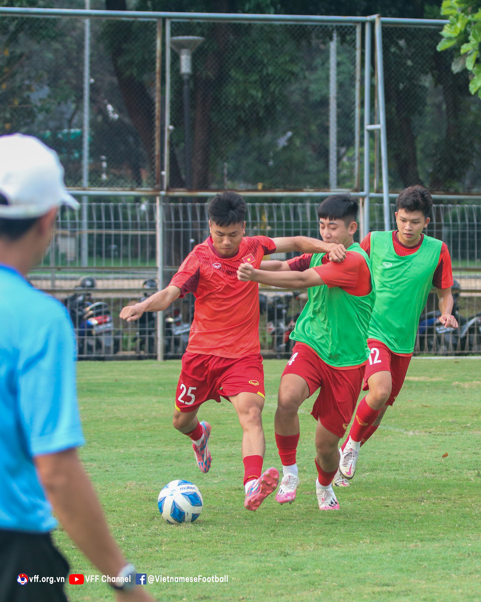 U19 Việt Nam sẵn sàng cho trận gặp U19 Thái Lan - Ảnh 10.