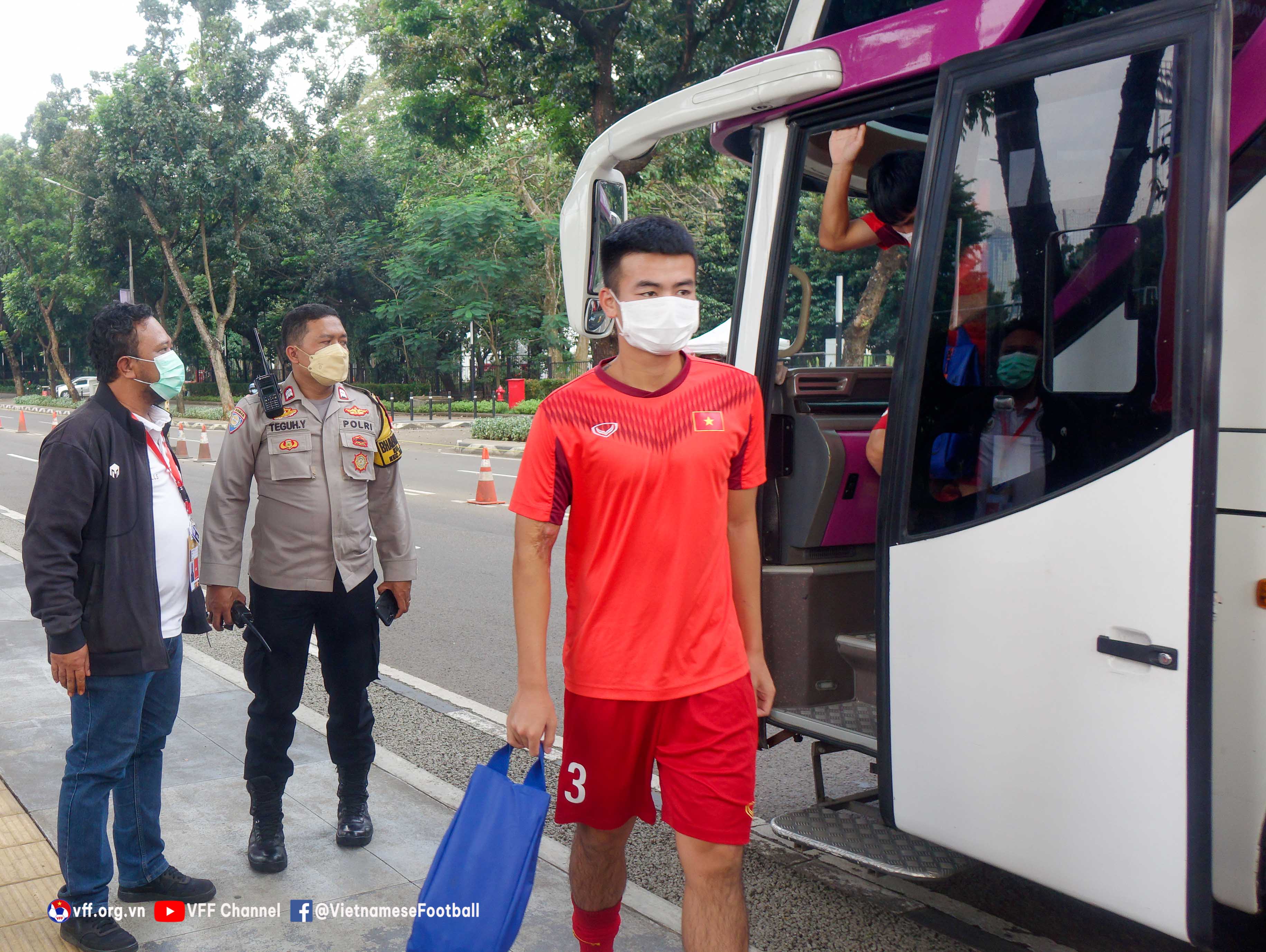 Indonesia tăng cường an ninh, an toàn trước vòng bán kết, ĐT U19 Việt Nam sẵn sàng cho trận gặp Malaysia - Ảnh 4.