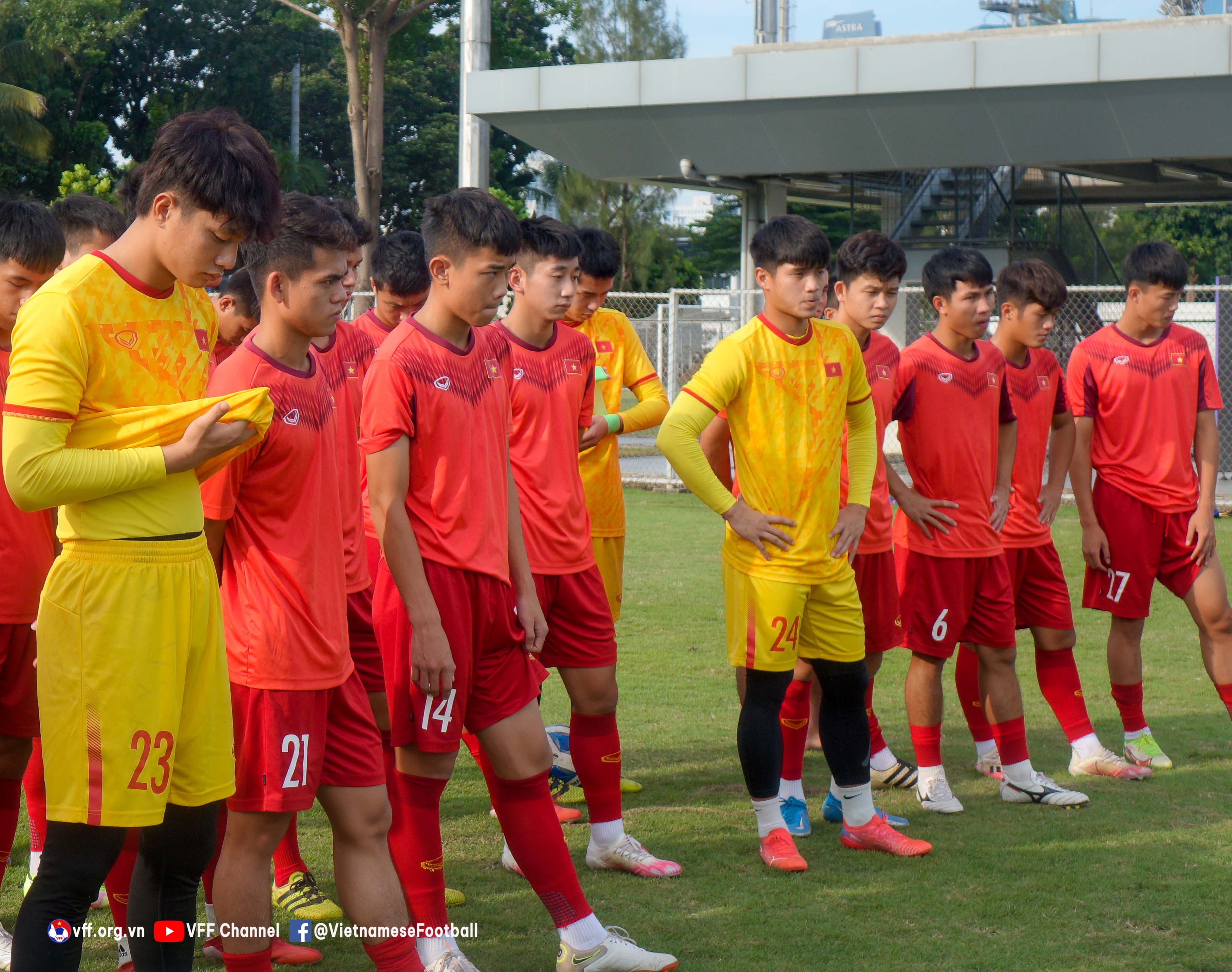 Trút bỏ tâm lý nặng nề, U19 Việt Nam hướng đến trận tranh hạng Ba tại Giải U19 Đông Nam Á 2022 - Ảnh 1.