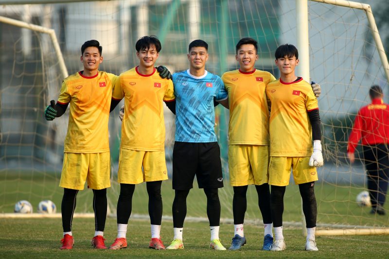 U20 Việt Nam miệt mài rèn thể lực - Ảnh 1.