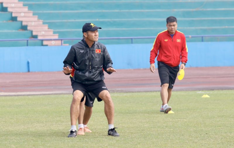 ĐT U20 nữ Việt Nam có buổi tập đầu tiên trên sân Việt Trì  - Ảnh 2.