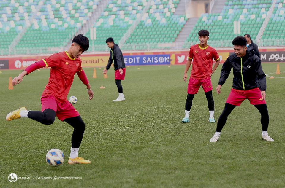 ĐT U20 Việt Nam tập hồi phục, tích cực chuẩn bị cho trận kế tiếp gặp U20 Iran - Ảnh 5.