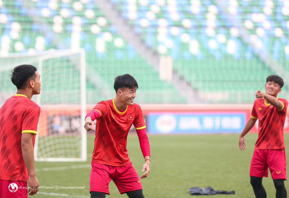 ĐT U20 Việt Nam tập hồi phục, tích cực chuẩn bị cho trận kế tiếp gặp U20 Iran - Ảnh 6.