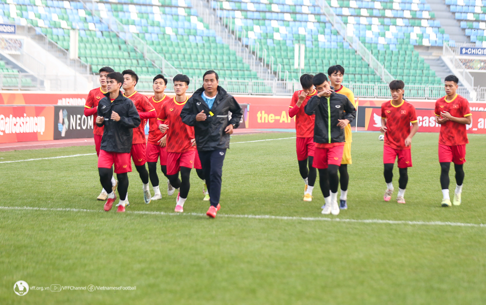 ĐT U20 Việt Nam tập hồi phục, tích cực chuẩn bị cho trận kế tiếp gặp U20 Iran - Ảnh 3.