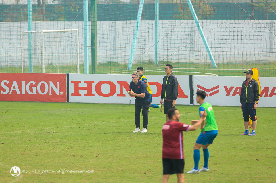 ĐT Việt Nam và U23 Việt Nam tích cực tập luyện trên cùng một sân - Ảnh 5.
