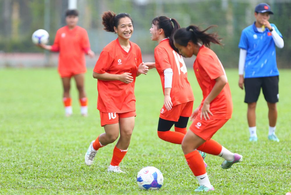 HLV Okiyama Masahiko: U19 nữ Việt Nam hướng đến chức vô địch - Ảnh 1.
