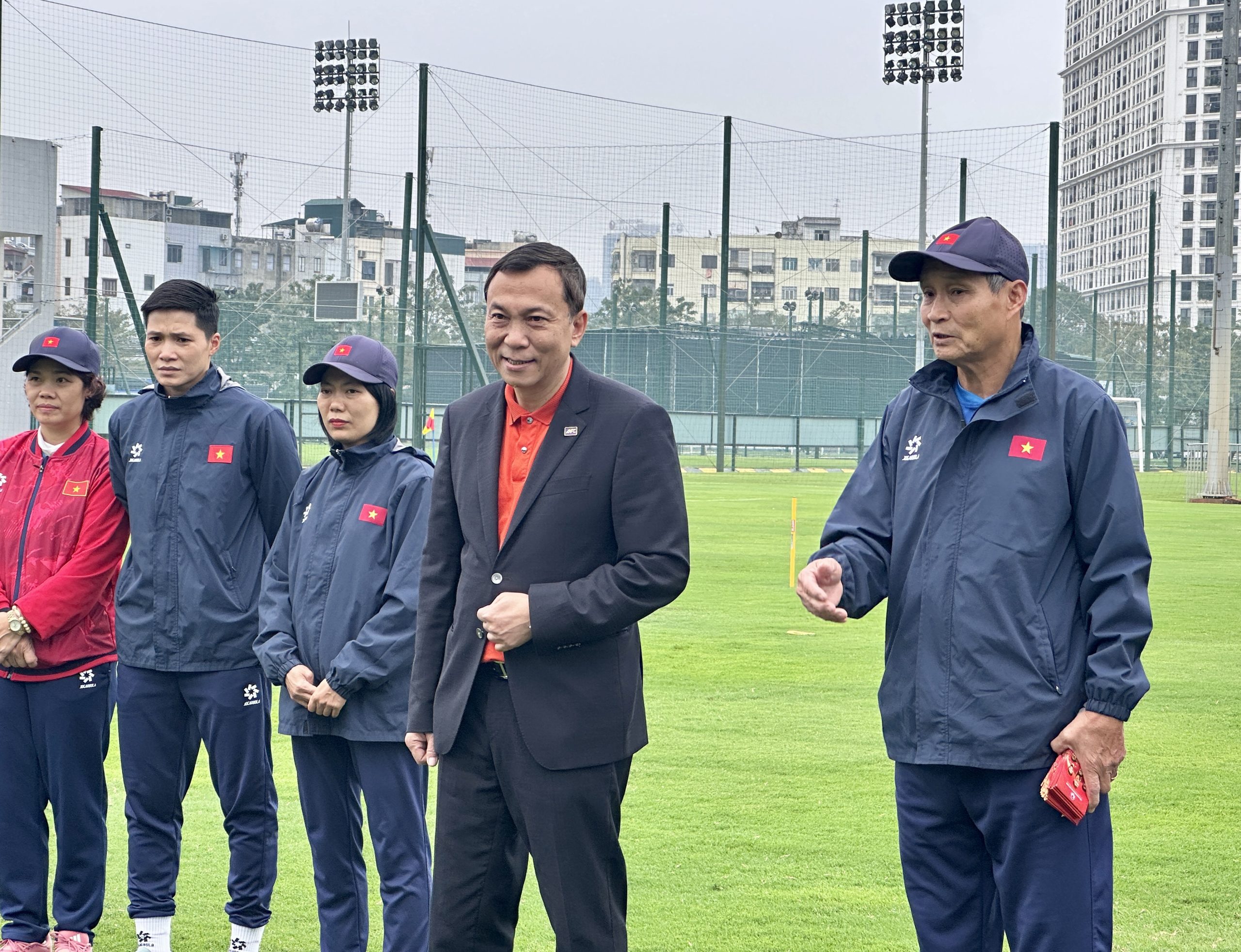 HLV trưởng Mai Đức Chung xúc động cảm ơn sự quan tâm, động viên của lãnh đạo LĐBĐVN